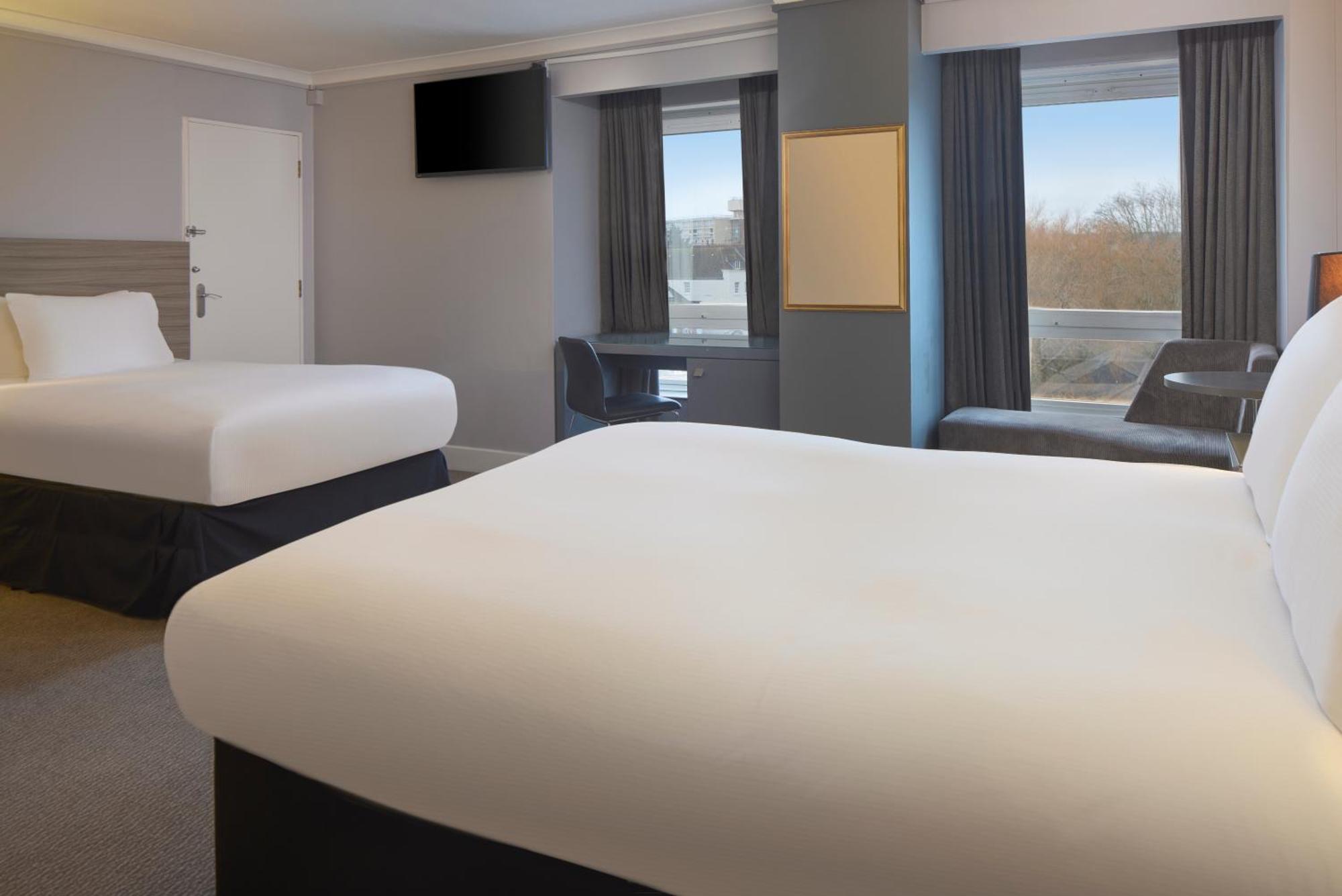 Doubletree By Hilton Bristol City Centre Buitenkant foto