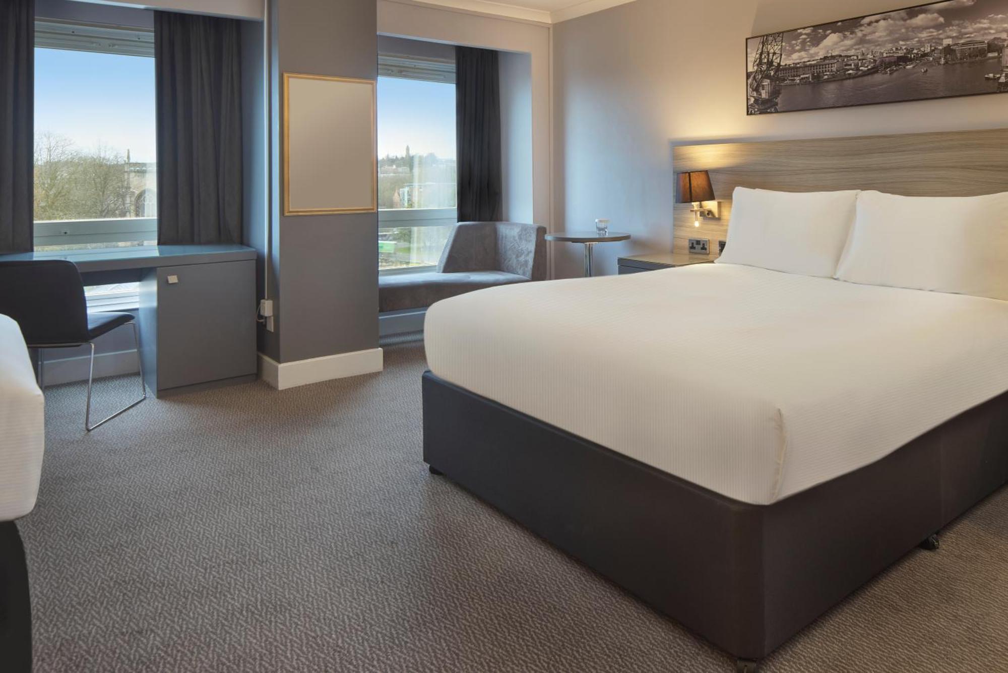 Doubletree By Hilton Bristol City Centre Buitenkant foto