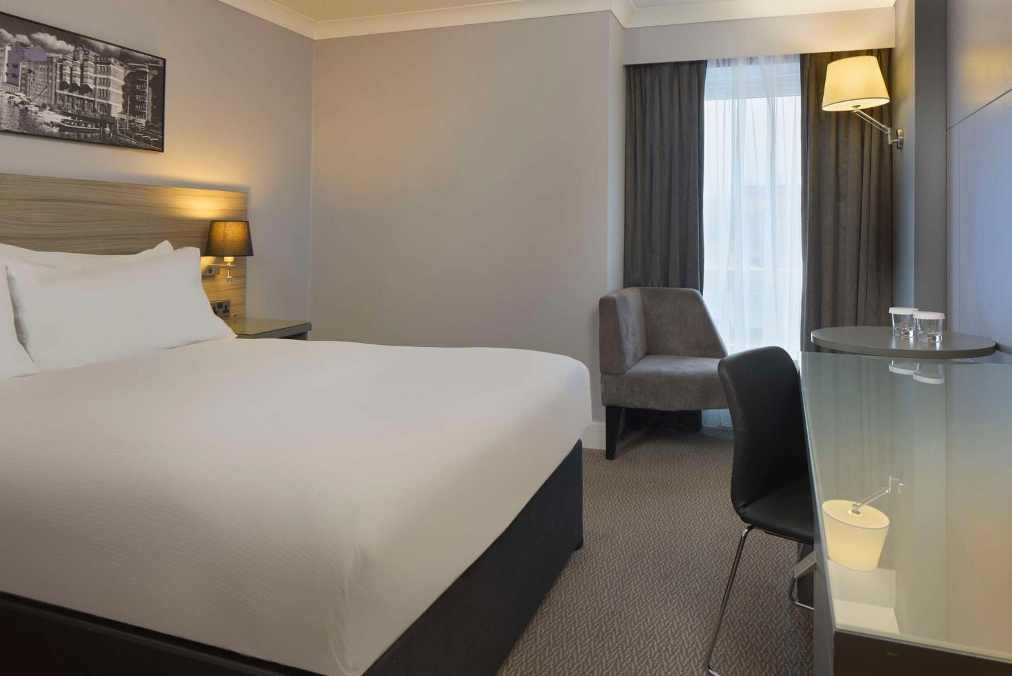 Doubletree By Hilton Bristol City Centre Buitenkant foto