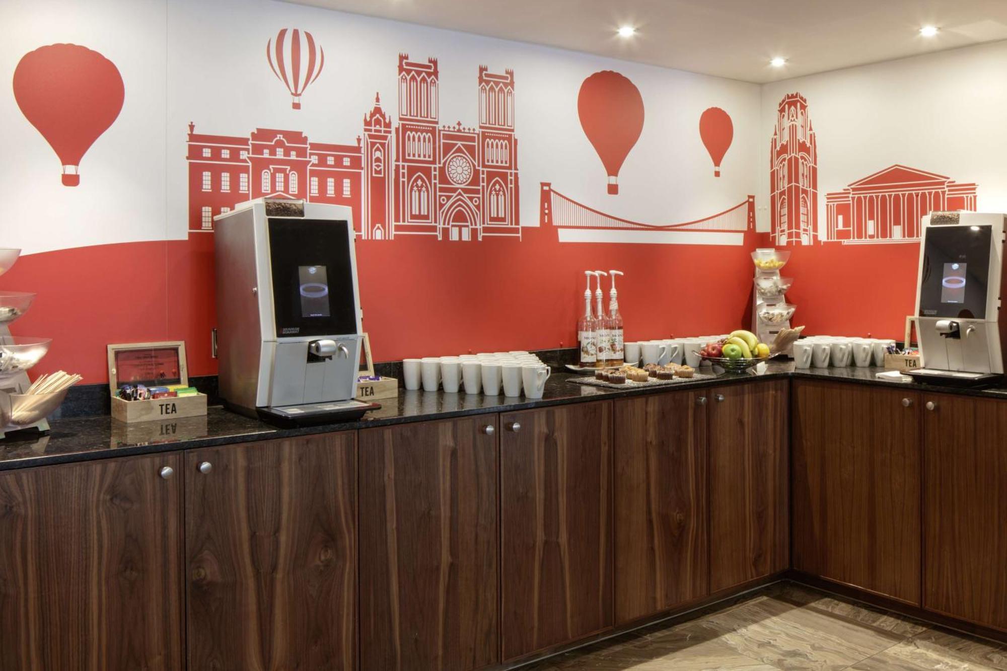 Doubletree By Hilton Bristol City Centre Buitenkant foto