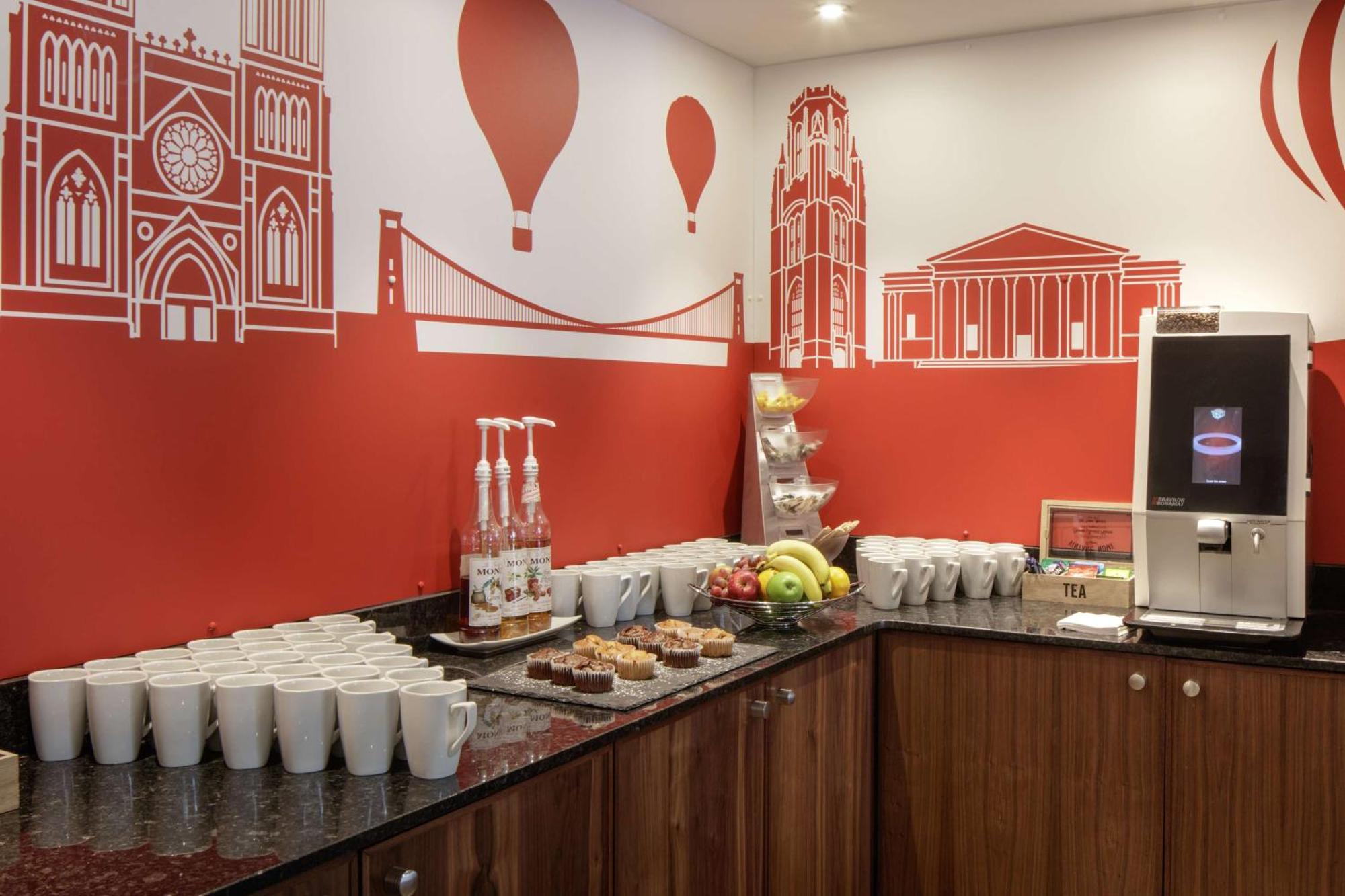 Doubletree By Hilton Bristol City Centre Buitenkant foto